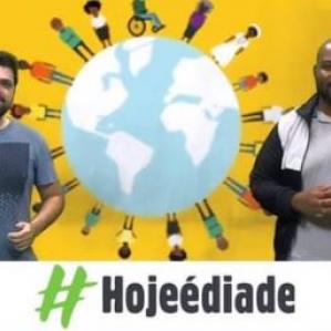 2 homens e um globo ao centro com algumas pessoa em cima