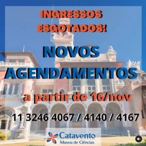 Foto do museu ao fundo, informando sobre novos agendamentos