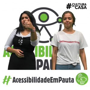 Duas mulheres sorrindo